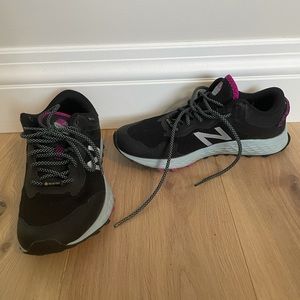 Women’s size 7.5 new balance running shoes